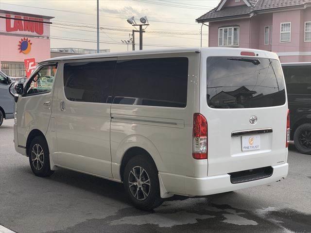 ハイエースバン スーパーGL ダークプライム 衝突軽減 禁煙車 メモリーナビ バックカメラ フリップダウンモニター フルセグ 両側パワースライドドア ETC ミュージックサーバー Bluetooth USBポート スマートキー LEDヘッドライト(22枚目)
