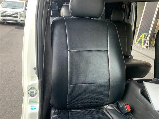 ハイエースバン スーパーGL ダークプライム 衝突軽減 禁煙車 メモリーナビ バックカメラ フリップダウンモニター フルセグ 両側パワースライドドア ETC ミュージックサーバー Bluetooth USBポート スマートキー LEDヘッドライト(54枚目)