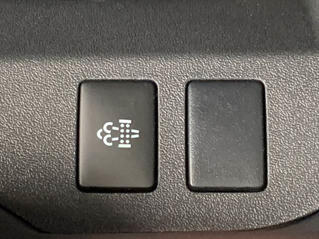 ハイエースバン スーパーGL ダークプライムII ディーゼルターボ 7型セーフティセンス 特別仕様車 メモリーナビ デジタルインナーミラー コンビハンドル&シフトノブ LEDヘッドライト フルセグ バックカメラ 衝突軽減 ETC 禁煙車 ハーフレザー(8枚目)