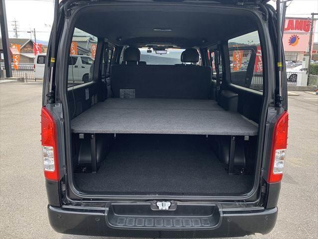 ハイエースバン スーパーGL ダークプライムII ディーゼルターボ 7型セーフティセンス 特別仕様車 メモリーナビ デジタルインナーミラー コンビハンドル&シフトノブ LEDヘッドライト フルセグ バックカメラ 衝突軽減 ETC 禁煙車 ハーフレザー(12枚目)