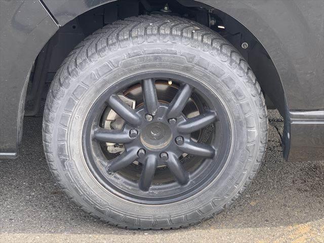 ハイエースバン スーパーGL ダークプライムII ディーゼルターボ 7型セーフティセンス 特別仕様車 メモリーナビ デジタルインナーミラー コンビハンドル&シフトノブ LEDヘッドライト フルセグ バックカメラ 衝突軽減 ETC 禁煙車 ハーフレザー(16枚目)