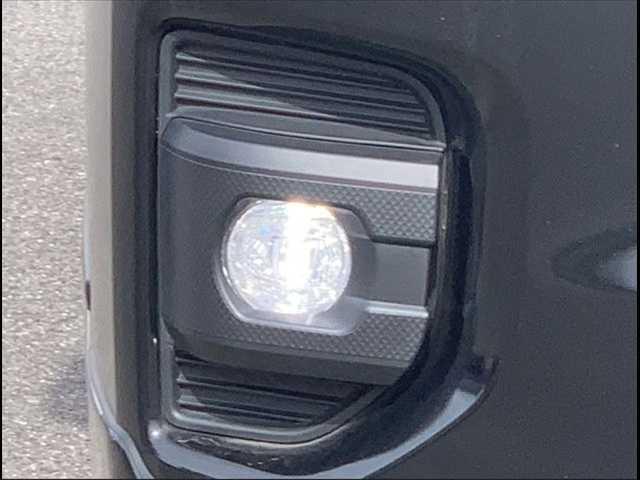 ハイエースバン スーパーGL ダークプライムII ディーゼルターボ 7型セーフティセンス 特別仕様車 メモリーナビ デジタルインナーミラー コンビハンドル&シフトノブ LEDヘッドライト フルセグ バックカメラ 衝突軽減 ETC 禁煙車 ハーフレザー(27枚目)