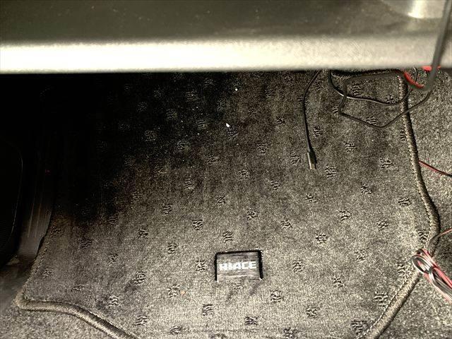 ハイエースバン スーパーGL ダークプライムII ディーゼルターボ 7型セーフティセンス 特別仕様車 メモリーナビ デジタルインナーミラー コンビハンドル&シフトノブ LEDヘッドライト フルセグ バックカメラ 衝突軽減 ETC 禁煙車 ハーフレザー(47枚目)