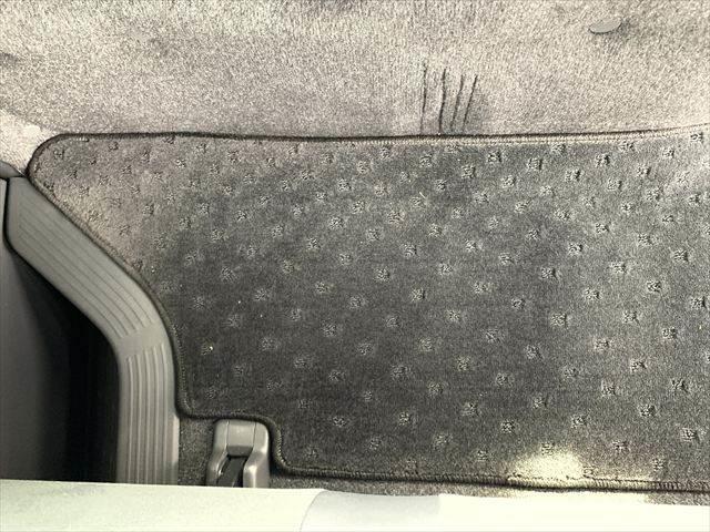 ハイエースバン スーパーGL ダークプライムII ディーゼルターボ 7型セーフティセンス 特別仕様車 メモリーナビ デジタルインナーミラー コンビハンドル&シフトノブ LEDヘッドライト フルセグ バックカメラ 衝突軽減 ETC 禁煙車 ハーフレザー(49枚目)