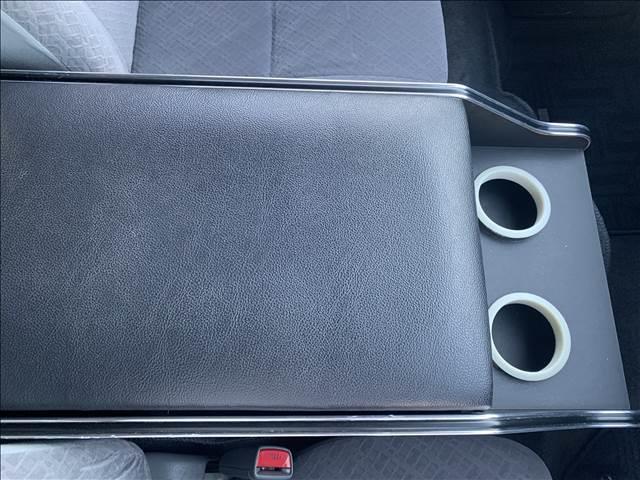 ハイエースバン ロングスーパーＧＬ　４ＷＤ　ディーゼル　後席フリップダウン　メモリーナビ　バックカメラ　ＡＣ１００Ｖ電源　ブルートゥース　フルセグＴＶ　ＥＴＣ　ＬＥＤライト　両側スライドドア　ミュージックサーバー　ＵＳＢポート　フォグ（40枚目）