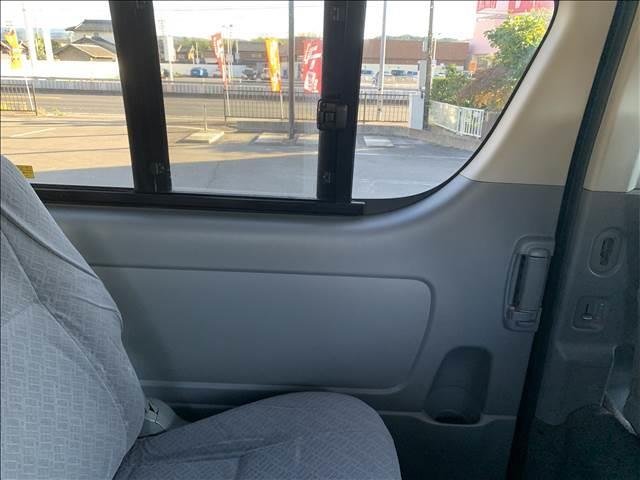 ハイエースバン ロングスーパーＧＬ　４ＷＤ　ディーゼル　後席フリップダウン　メモリーナビ　バックカメラ　ＡＣ１００Ｖ電源　ブルートゥース　フルセグＴＶ　ＥＴＣ　ＬＥＤライト　両側スライドドア　ミュージックサーバー　ＵＳＢポート　フォグ（63枚目）