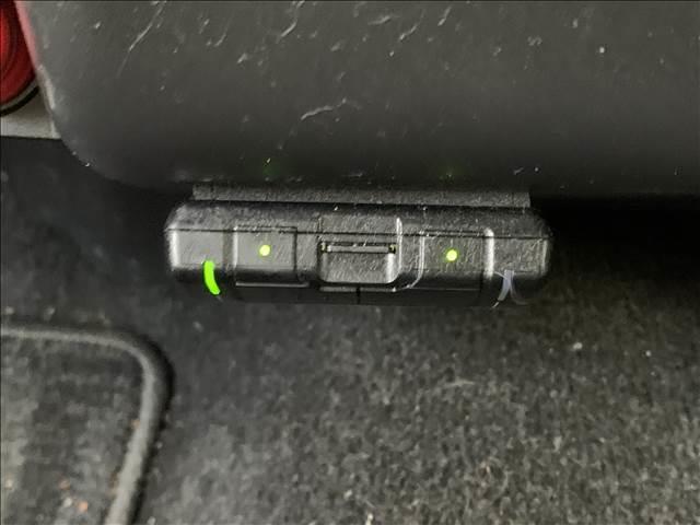 ハイエースワゴン GL 4WD 衝突軽減ブレーキ 禁煙車 純正SDナビ バックカメラ AC100Vコンセント 地デジTV ETC HIDヘッドライト MTモード付 キーレス ドライブレコーダー オートハイビーム レベライザー(37枚目)