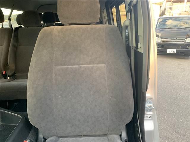 ハイエースワゴン GL 4WD 衝突軽減ブレーキ 禁煙車 純正SDナビ バックカメラ AC100Vコンセント 地デジTV ETC HIDヘッドライト MTモード付 キーレス ドライブレコーダー オートハイビーム レベライザー(52枚目)