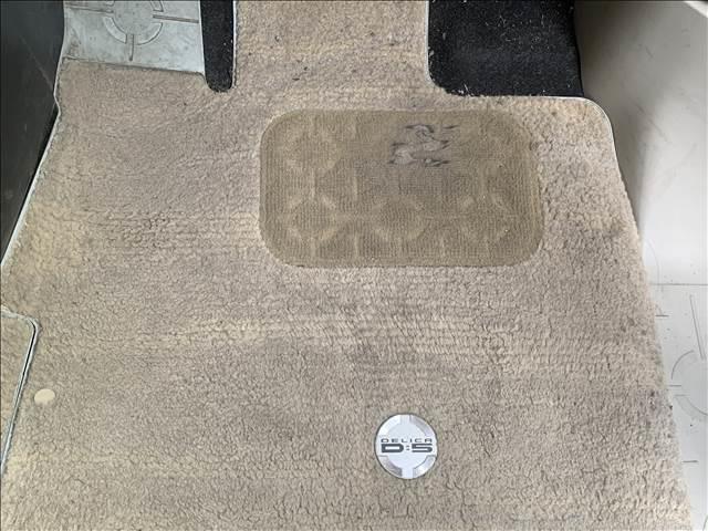 デリカＤ：５ Ｄ　パワーパッケージ　４ＷＤ　クリーンディーゼルターボ　フリップダウンモニター　ＳＤナビ／地デジＴＶ　バックカメラ　クルーズコントロール　シートヒーター　両側パワースライドドア　ブルートゥース　ワンオーナー（45枚目）