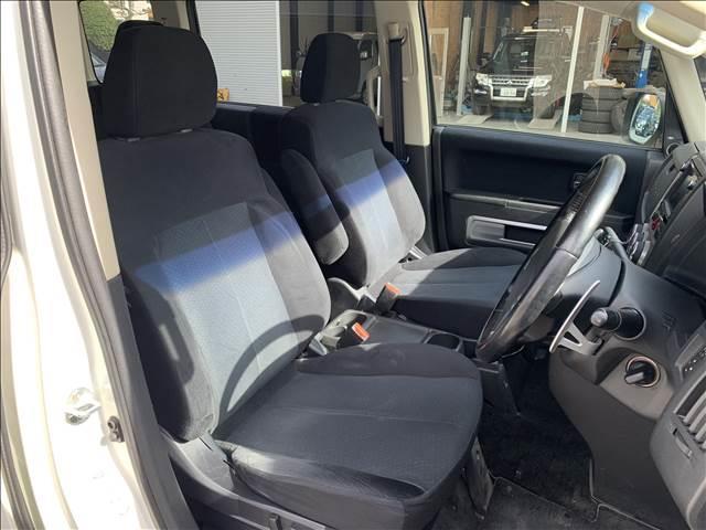 デリカＤ：５ Ｄ　プレミアム　４ＷＤ　クリーンディーゼルターボ　両側電動スライドドア　ロックフォードサウンド　クルーズコントロール　シートヒーター　エクストリームＪアルミホイール　禁煙車　ブルートゥース　フルセグ　ＨＩＤライト（8枚目）