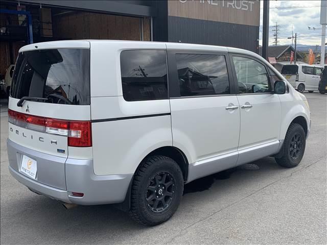 デリカＤ：５ Ｄ　プレミアム　４ＷＤ　クリーンディーゼルターボ　両側電動スライドドア　ロックフォードサウンド　クルーズコントロール　シートヒーター　エクストリームＪアルミホイール　禁煙車　ブルートゥース　フルセグ　ＨＩＤライト（19枚目）