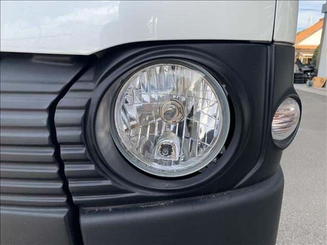 ハイエースバン ロングスーパーＧＬ　ディーゼルターボ　禁煙車　ＳＤナビ／ＴＶ　バックカメラ　ブルートゥース　ＥＴＣ　スマートキー　両側スライドドア　オートエアコン　ミュージックサーバー　丸目ヘッドライト　社外グリル　ドライブレコーダー（21枚目）