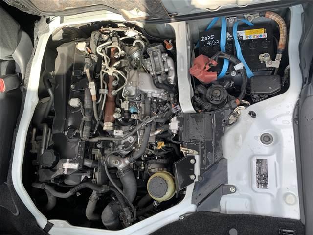 ハイエースバン ロングスーパーＧＬ　ディーゼルターボ　禁煙車　ＳＤナビ／ＴＶ　バックカメラ　ブルートゥース　ＥＴＣ　スマートキー　両側スライドドア　オートエアコン　ミュージックサーバー　丸目ヘッドライト　社外グリル　ドライブレコーダー（32枚目）