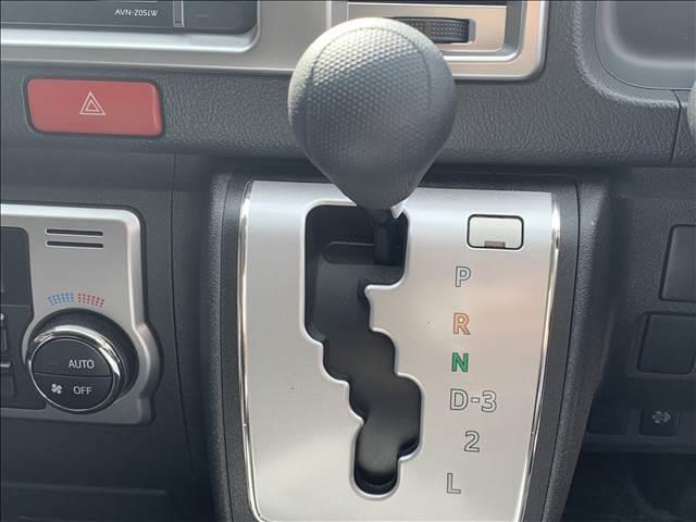 ハイエースバン ロングスーパーＧＬ　ディーゼルターボ　禁煙車　ＳＤナビ／ＴＶ　バックカメラ　ブルートゥース　ＥＴＣ　スマートキー　両側スライドドア　オートエアコン　ミュージックサーバー　丸目ヘッドライト　社外グリル　ドライブレコーダー（35枚目）