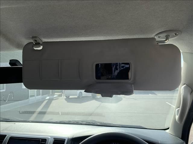 ハイエースバン ロングスーパーＧＬ　ディーゼルターボ　禁煙車　ＳＤナビ／ＴＶ　バックカメラ　ブルートゥース　ＥＴＣ　スマートキー　両側スライドドア　オートエアコン　ミュージックサーバー　丸目ヘッドライト　社外グリル　ドライブレコーダー（46枚目）