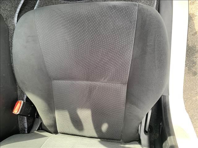 ハイエースバン ロングスーパーＧＬ　ディーゼルターボ　禁煙車　ＳＤナビ／ＴＶ　バックカメラ　ブルートゥース　ＥＴＣ　スマートキー　両側スライドドア　オートエアコン　ミュージックサーバー　丸目ヘッドライト　社外グリル　ドライブレコーダー（51枚目）