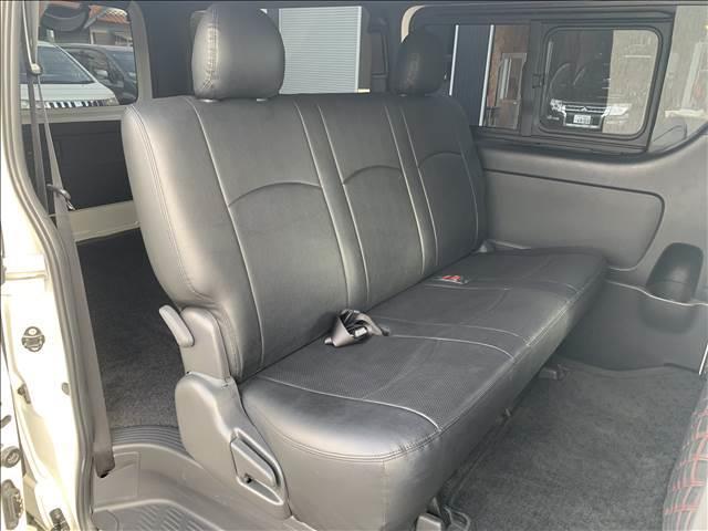 ハイエースバン スーパーＧＬ　ダークプライムＩＩ　ディーゼルターボ　５型セーフティセンスＰ　特別仕様車　ＳＤナビ／フルセグ　バックカメラ　ハーフレザー　ＬＥＤヘッドライト　ブルートゥース　衝突軽減　禁煙車　ドライブレコーダー　ウッドコンビハンドル（10枚目）