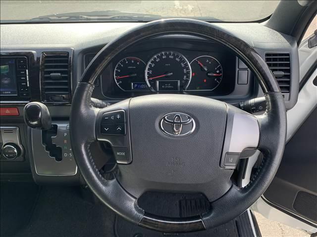 ハイエースバン スーパーＧＬ　ダークプライムＩＩ　ディーゼルターボ　５型セーフティセンスＰ　特別仕様車　ＳＤナビ／フルセグ　バックカメラ　ハーフレザー　ＬＥＤヘッドライト　ブルートゥース　衝突軽減　禁煙車　ドライブレコーダー　ウッドコンビハンドル（12枚目）