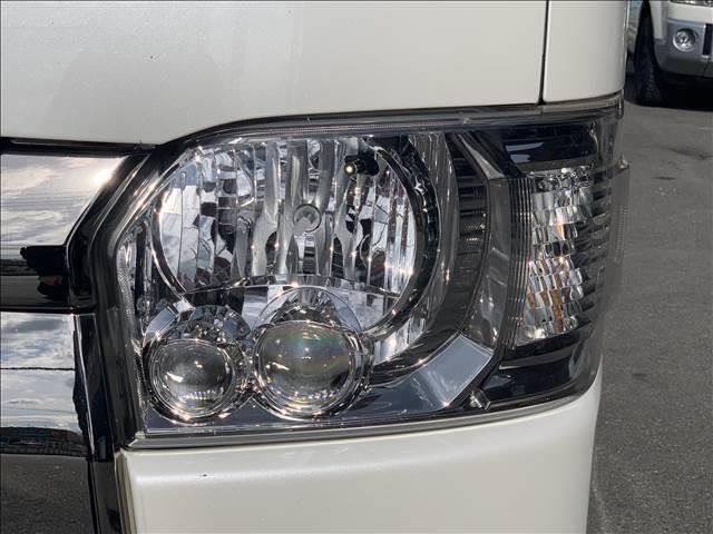 ハイエースバン スーパーＧＬ　ダークプライムＩＩ　ディーゼルターボ　５型セーフティセンスＰ　特別仕様車　ＳＤナビ／フルセグ　バックカメラ　ハーフレザー　ＬＥＤヘッドライト　ブルートゥース　衝突軽減　禁煙車　ドライブレコーダー　ウッドコンビハンドル（13枚目）