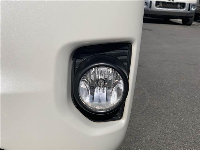 ハイエースバン スーパーＧＬ　ダークプライムＩＩ　ディーゼルターボ　５型セーフティセンスＰ　特別仕様車　ＳＤナビ／フルセグ　バックカメラ　ハーフレザー　ＬＥＤヘッドライト　ブルートゥース　衝突軽減　禁煙車　ドライブレコーダー　ウッドコンビハンドル（25枚目）