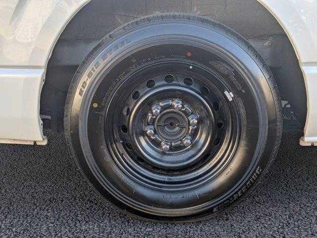 ハイエースバン スーパーＧＬ　ダークプライムＩＩ　ディーゼルターボ　５型セーフティセンスＰ　特別仕様車　ＳＤナビ／フルセグ　バックカメラ　ハーフレザー　ＬＥＤヘッドライト　ブルートゥース　衝突軽減　禁煙車　ドライブレコーダー　ウッドコンビハンドル（29枚目）