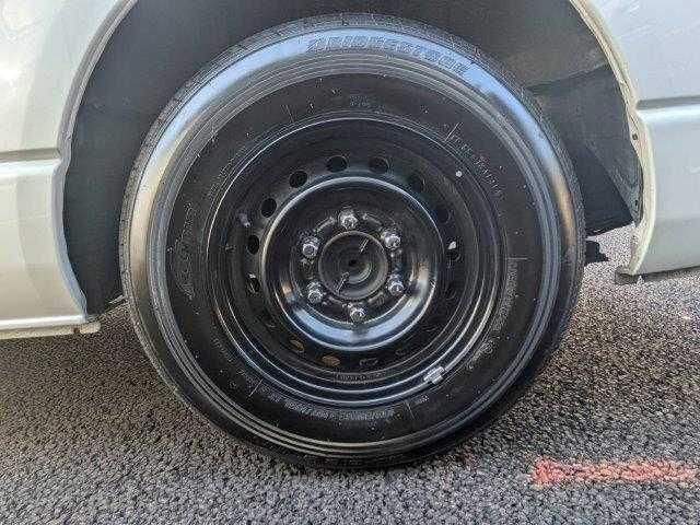 ハイエースバン スーパーＧＬ　ダークプライムＩＩ　ディーゼルターボ　５型セーフティセンスＰ　特別仕様車　ＳＤナビ／フルセグ　バックカメラ　ハーフレザー　ＬＥＤヘッドライト　ブルートゥース　衝突軽減　禁煙車　ドライブレコーダー　ウッドコンビハンドル（30枚目）