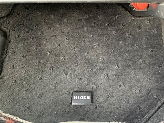 ハイエースバン スーパーＧＬ　ダークプライムＩＩ　ディーゼルターボ　５型セーフティセンスＰ　特別仕様車　ＳＤナビ／フルセグ　バックカメラ　ハーフレザー　ＬＥＤヘッドライト　ブルートゥース　衝突軽減　禁煙車　ドライブレコーダー　ウッドコンビハンドル（44枚目）