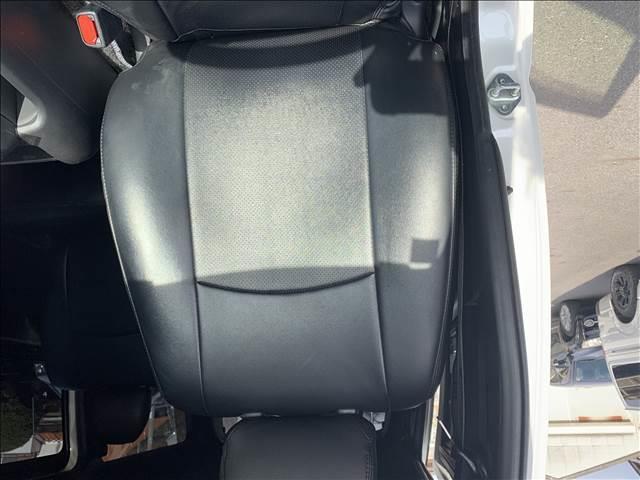 ハイエースバン スーパーＧＬ　ダークプライムＩＩ　ディーゼルターボ　５型セーフティセンスＰ　特別仕様車　ＳＤナビ／フルセグ　バックカメラ　ハーフレザー　ＬＥＤヘッドライト　ブルートゥース　衝突軽減　禁煙車　ドライブレコーダー　ウッドコンビハンドル（53枚目）