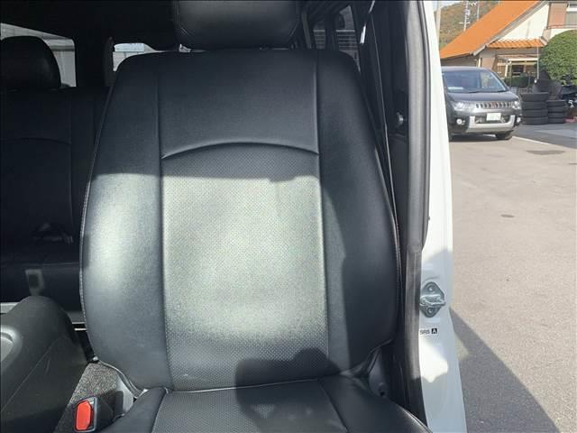 ハイエースバン スーパーＧＬ　ダークプライムＩＩ　ディーゼルターボ　５型セーフティセンスＰ　特別仕様車　ＳＤナビ／フルセグ　バックカメラ　ハーフレザー　ＬＥＤヘッドライト　ブルートゥース　衝突軽減　禁煙車　ドライブレコーダー　ウッドコンビハンドル（56枚目）