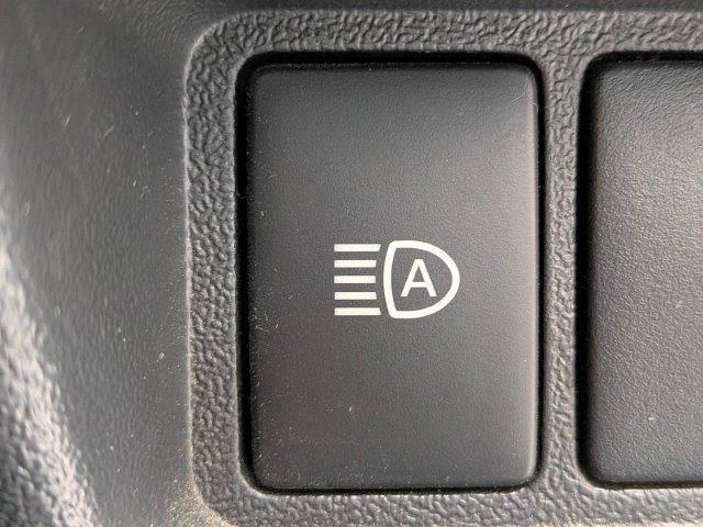 ハイエースバン ＤＸ　ＧＬパッケージ　純正ＳＤナビ　衝突軽減ブレーキ　バックカメラ　両側スライドドア　ＬＥＤヘッドライト　地デジＴＶ　Ｂｌｕｅｔｏｏｔｈ　ＥＴＣ　オートマチックハイビーム　横滑り防止装置　電動格納ミラー（8枚目）