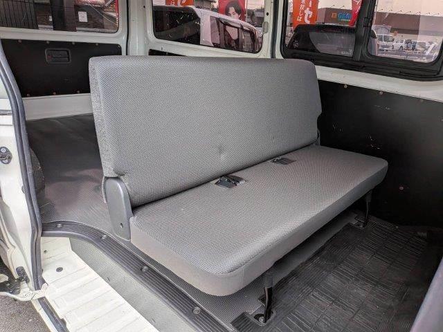 ハイエースバン ＤＸ　ＧＬパッケージ　純正ＳＤナビ　衝突軽減ブレーキ　バックカメラ　両側スライドドア　ＬＥＤヘッドライト　地デジＴＶ　Ｂｌｕｅｔｏｏｔｈ　ＥＴＣ　オートマチックハイビーム　横滑り防止装置　電動格納ミラー（11枚目）