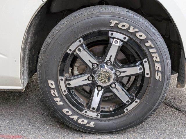 ハイエースバン ＤＸ　ＧＬパッケージ　純正ＳＤナビ　衝突軽減ブレーキ　バックカメラ　両側スライドドア　ＬＥＤヘッドライト　地デジＴＶ　Ｂｌｕｅｔｏｏｔｈ　ＥＴＣ　オートマチックハイビーム　横滑り防止装置　電動格納ミラー（16枚目）