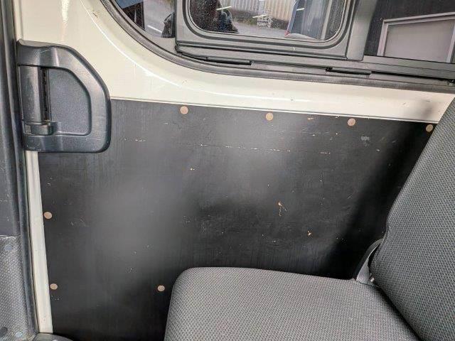 ハイエースバン ＤＸ　ＧＬパッケージ　純正ＳＤナビ　衝突軽減ブレーキ　バックカメラ　両側スライドドア　ＬＥＤヘッドライト　地デジＴＶ　Ｂｌｕｅｔｏｏｔｈ　ＥＴＣ　オートマチックハイビーム　横滑り防止装置　電動格納ミラー（53枚目）