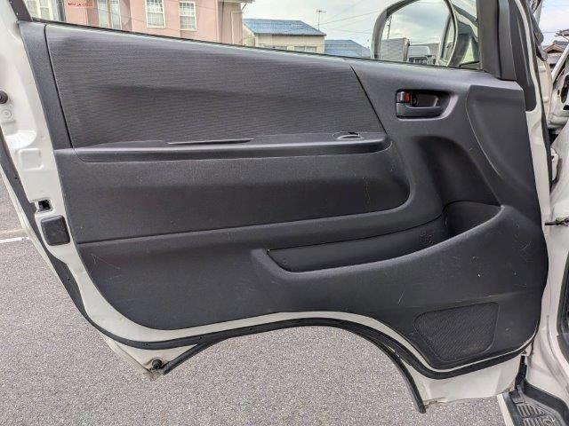 ハイエースバン ＤＸ　ＧＬパッケージ　純正ＳＤナビ　衝突軽減ブレーキ　バックカメラ　両側スライドドア　ＬＥＤヘッドライト　地デジＴＶ　Ｂｌｕｅｔｏｏｔｈ　ＥＴＣ　オートマチックハイビーム　横滑り防止装置　電動格納ミラー（56枚目）