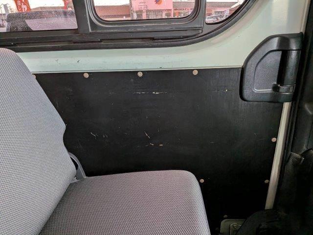 ハイエースバン ＤＸ　ＧＬパッケージ　純正ＳＤナビ　衝突軽減ブレーキ　バックカメラ　両側スライドドア　ＬＥＤヘッドライト　地デジＴＶ　Ｂｌｕｅｔｏｏｔｈ　ＥＴＣ　オートマチックハイビーム　横滑り防止装置　電動格納ミラー（59枚目）