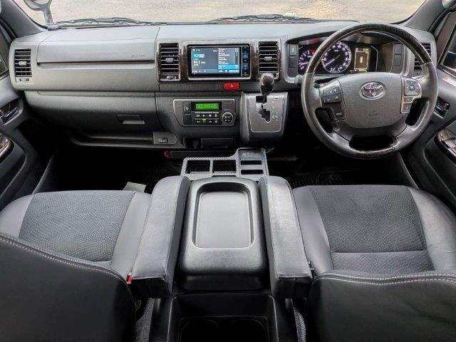 ハイエースバン スーパーGL ダークプライムII 4WD ディーゼルターボ 禁煙車 衝突軽減ブレーキ メモリーナビ バックカメラ ブルートゥース HIDヘッド スマートキー オートハイビーム ミュージックサーバー 盗難防止 ドラレコ 両側スライドドア(3枚目)