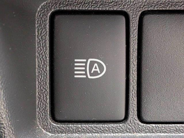 ハイエースバン スーパーGL ダークプライムII 4WD ディーゼルターボ 禁煙車 衝突軽減ブレーキ メモリーナビ バックカメラ ブルートゥース HIDヘッド スマートキー オートハイビーム ミュージックサーバー 盗難防止 ドラレコ 両側スライドドア(7枚目)