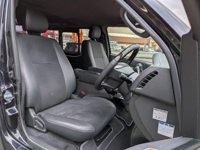 ハイエースバン スーパーGL ダークプライムII 4WD ディーゼルターボ 禁煙車 衝突軽減ブレーキ メモリーナビ バックカメラ ブルートゥース HIDヘッド スマートキー オートハイビーム ミュージックサーバー 盗難防止 ドラレコ 両側スライドドア(10枚目)