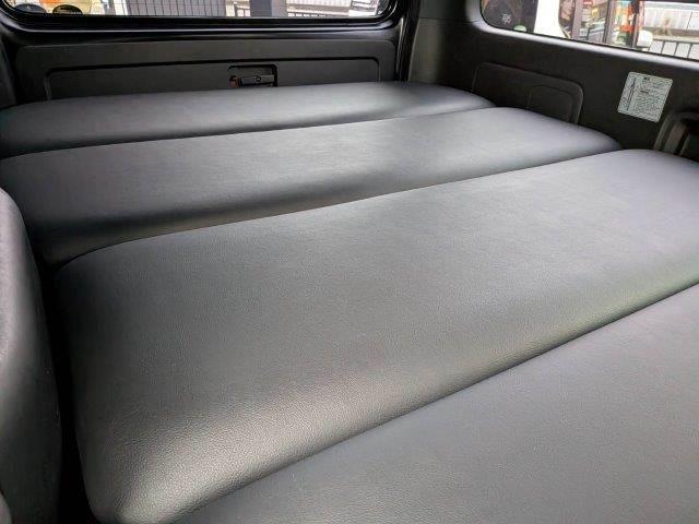 ハイエースバン スーパーGL ダークプライムII 4WD ディーゼルターボ 禁煙車 衝突軽減ブレーキ メモリーナビ バックカメラ ブルートゥース HIDヘッド スマートキー オートハイビーム ミュージックサーバー 盗難防止 ドラレコ 両側スライドドア(12枚目)