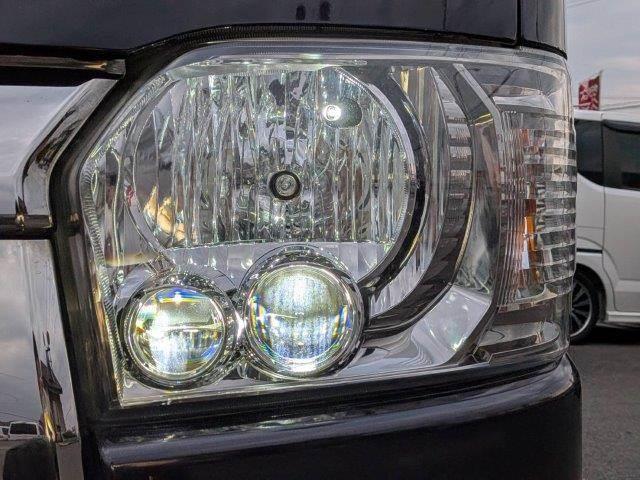 ハイエースバン スーパーGL ダークプライムII 4WD ディーゼルターボ 禁煙車 衝突軽減ブレーキ メモリーナビ バックカメラ ブルートゥース HIDヘッド スマートキー オートハイビーム ミュージックサーバー 盗難防止 ドラレコ 両側スライドドア(15枚目)