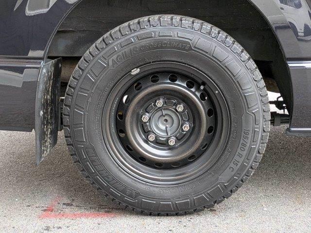 ハイエースバン スーパーGL ダークプライムII 4WD ディーゼルターボ 禁煙車 衝突軽減ブレーキ メモリーナビ バックカメラ ブルートゥース HIDヘッド スマートキー オートハイビーム ミュージックサーバー 盗難防止 ドラレコ 両側スライドドア(31枚目)