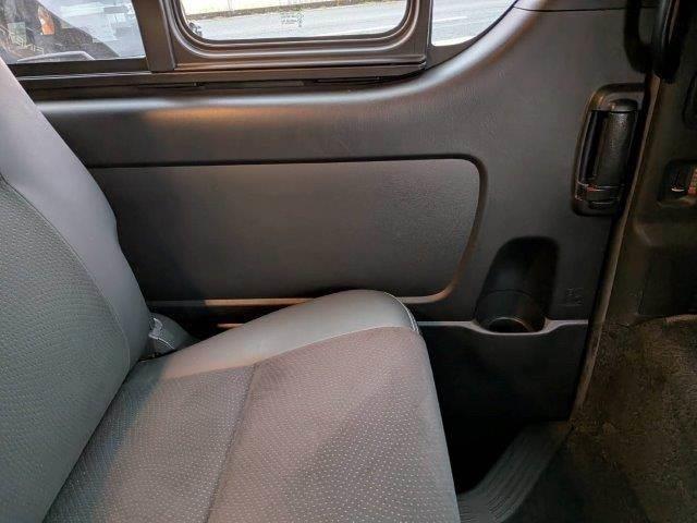 ハイエースバン スーパーGL ダークプライムII 4WD ディーゼルターボ 禁煙車 衝突軽減ブレーキ メモリーナビ バックカメラ ブルートゥース HIDヘッド スマートキー オートハイビーム ミュージックサーバー 盗難防止 ドラレコ 両側スライドドア(63枚目)