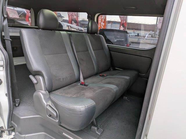 ハイエースバン スーパーＧＬ　ダークプライムＩＩ　モデリスタフルエアロ　５型セーフティセンス　両側パワースライドドア　メモリーナビ　ＬＥＤヘッドライト　特別仕様車　バックカメラ　ＡＣ１００Ｖ電源　Ｂｌｕｅｔｏｏｔｈ　フルセグＴＶ　ミュージックサーバー（11枚目）