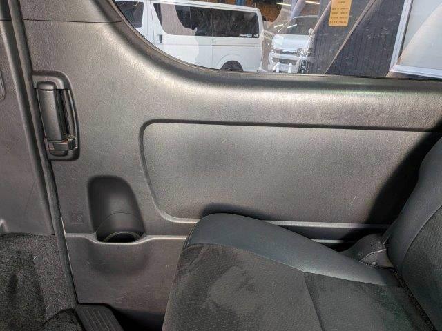 ハイエースバン スーパーＧＬ　ダークプライムＩＩ　モデリスタフルエアロ　５型セーフティセンス　両側パワースライドドア　メモリーナビ　ＬＥＤヘッドライト　特別仕様車　バックカメラ　ＡＣ１００Ｖ電源　Ｂｌｕｅｔｏｏｔｈ　フルセグＴＶ　ミュージックサーバー（60枚目）