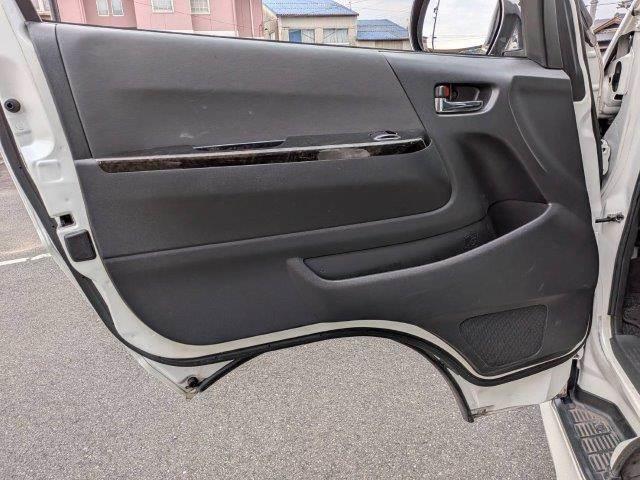 ハイエースバン スーパーＧＬ　ダークプライムＩＩ　モデリスタフルエアロ　５型セーフティセンス　両側パワースライドドア　メモリーナビ　ＬＥＤヘッドライト　特別仕様車　バックカメラ　ＡＣ１００Ｖ電源　Ｂｌｕｅｔｏｏｔｈ　フルセグＴＶ　ミュージックサーバー（63枚目）