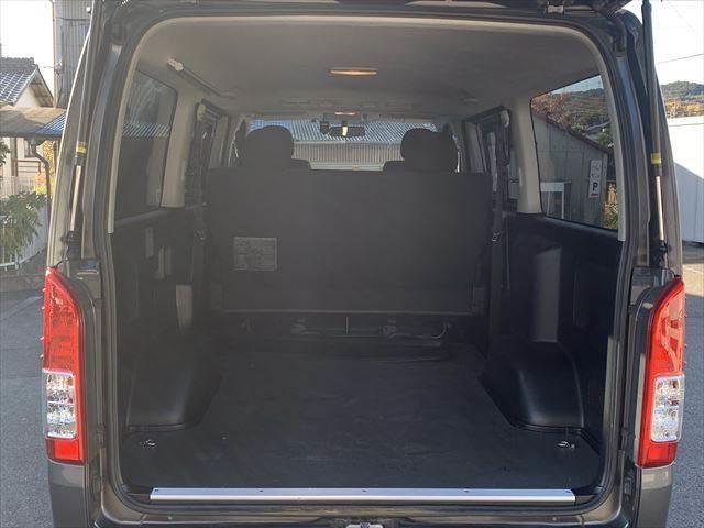 ハイエースバン スーパーＧＬ　ＳＤナビ　バックカメラ　ＬＥＤヘッドライト　Ｂｌｕｅｔｏｏｔｈ　禁煙車　ＵＳＢポート　ＥＴＣ　スマートキー　盗難防止装置　ドライブレコーダー　電動格納ミラー　ＤＶＤ再生　ＣＤ再生　フォグランプ（9枚目）