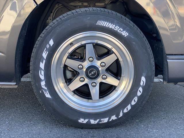 ハイエースバン スーパーＧＬ　ＳＤナビ　バックカメラ　ＬＥＤヘッドライト　Ｂｌｕｅｔｏｏｔｈ　禁煙車　ＵＳＢポート　ＥＴＣ　スマートキー　盗難防止装置　ドライブレコーダー　電動格納ミラー　ＤＶＤ再生　ＣＤ再生　フォグランプ（13枚目）