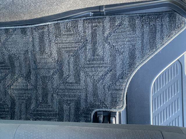 ハイエースバン スーパーＧＬ　ＳＤナビ　バックカメラ　ＬＥＤヘッドライト　Ｂｌｕｅｔｏｏｔｈ　禁煙車　ＵＳＢポート　ＥＴＣ　スマートキー　盗難防止装置　ドライブレコーダー　電動格納ミラー　ＤＶＤ再生　ＣＤ再生　フォグランプ（42枚目）