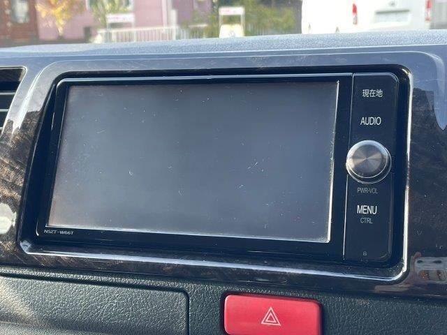 ハイエースバン スーパーＧＬ　ダークプライム　ディーゼルターボ　５型セーフティセンスＰ　禁煙車　ＬＥＤヘッドライト　ドライブレコーダー　デジタルインナーミラー　衝突軽減　コーナーセンサー　スマートキー　ハーフレザー　オートマチックハイビーム（4枚目）