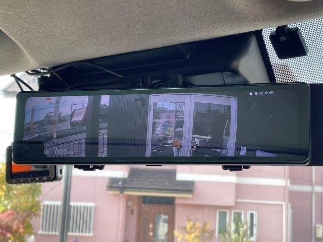 ハイエースバン スーパーＧＬ　ダークプライム　ディーゼルターボ　５型セーフティセンスＰ　禁煙車　ＬＥＤヘッドライト　ドライブレコーダー　デジタルインナーミラー　衝突軽減　コーナーセンサー　スマートキー　ハーフレザー　オートマチックハイビーム（5枚目）